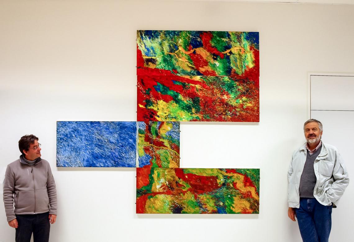 Jean-Michel Arnal, André Rives et le montage de quatre panneaux, dernière oeuvre de Claude-Henry Pollet.